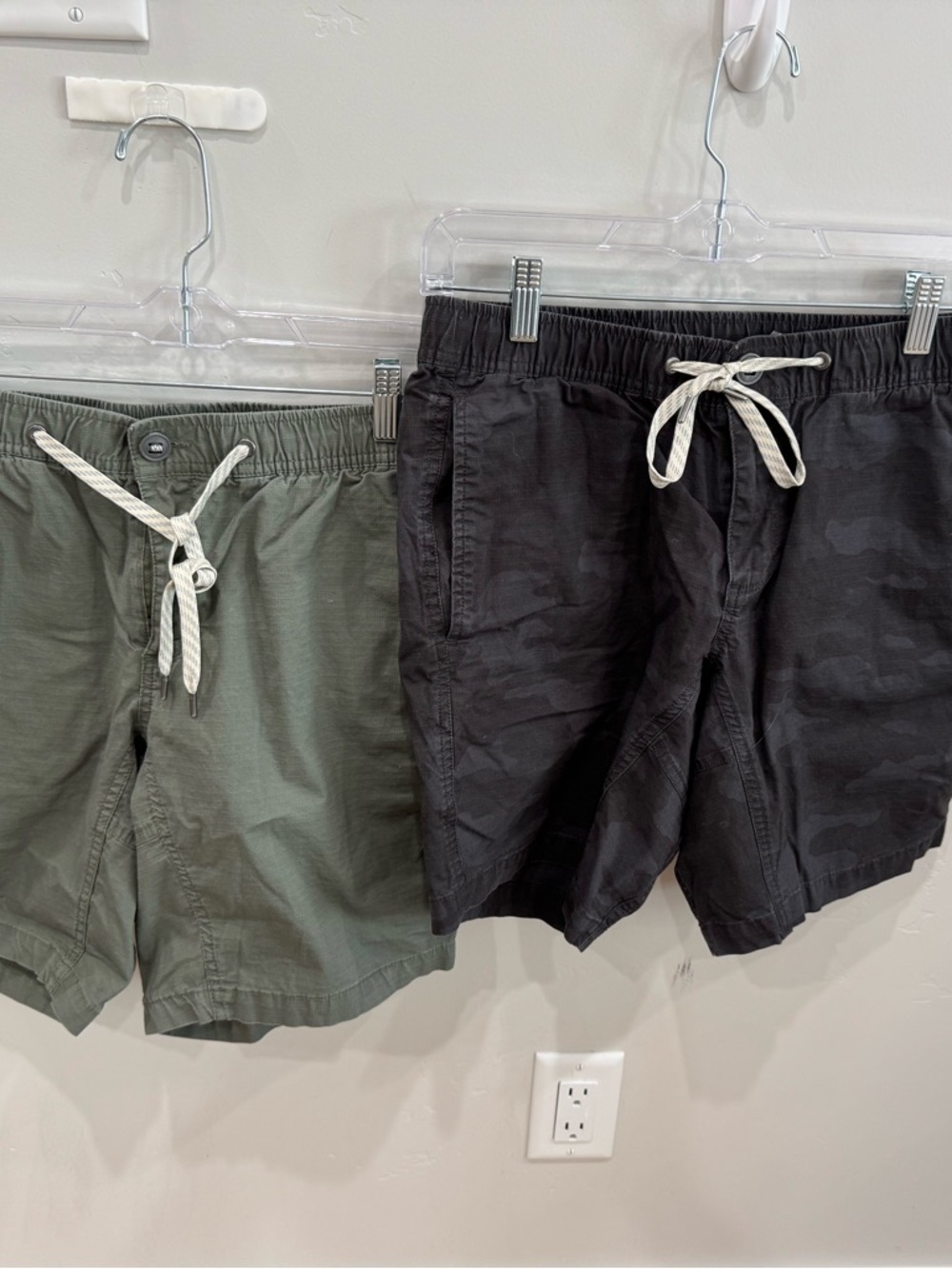 Vuori Two-Pack Hybrid Shorts in Olive and Black Camo! Good condition size small